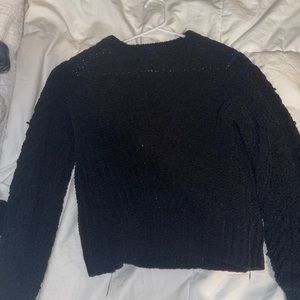 Black comfy knitted sweater